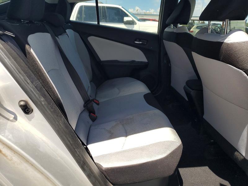 Photo 11 from auction – 2018 TOYOTA PRIUS with VIN JTDKBRFUXJ3072003