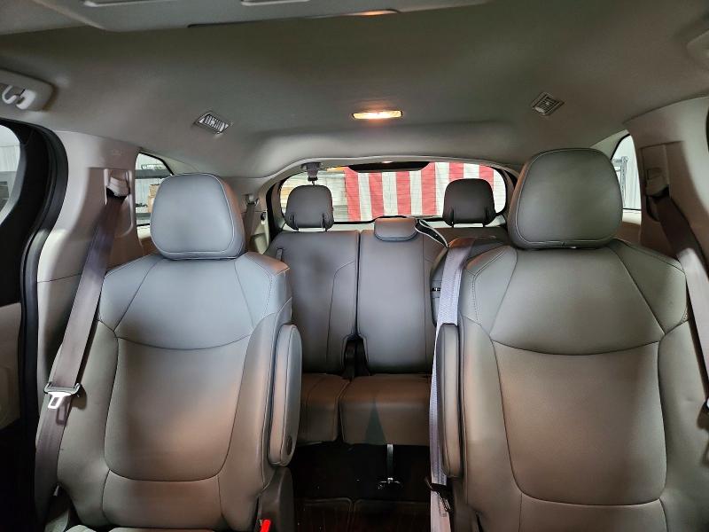 Photo 10 from auction – 2021 TOYOTA SIENNA with VIN 5TDJRKEC2MS047994