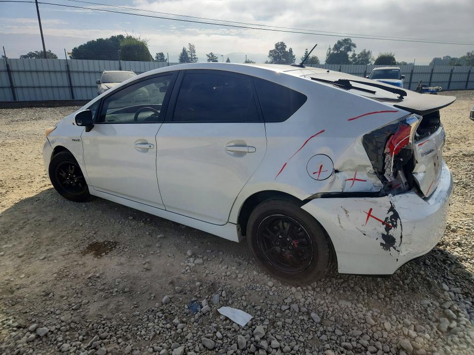 Photo 2 from auction – 2013 TOYOTA PRIUS with VIN JTDKN3DU7D1684442