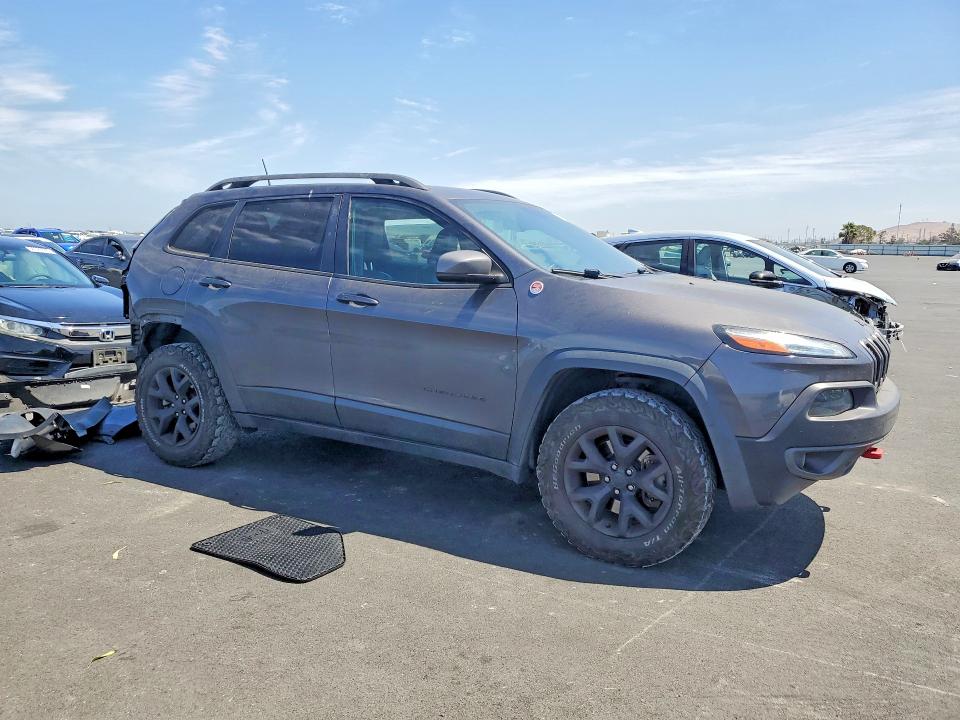 Photo 4 from auction – 2018 JEEP CHEROKEE with VIN 1C4PJMBX7JD610338