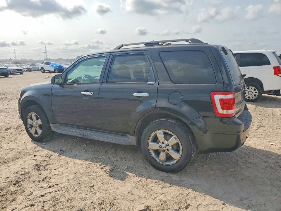 Photo 2 from auction – 2011 FORD ESCAPE with VIN 1FMCU0D75BKA61842