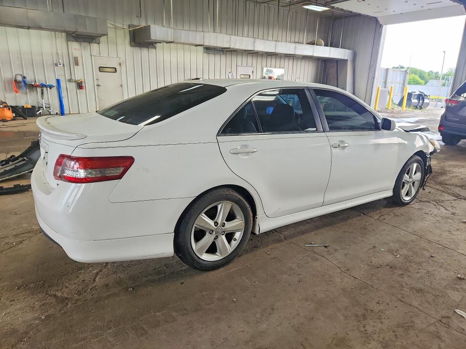 Photo 3 from auction – 2010 TOYOTA CAMRY with VIN 4T1BF3EK1AU577659