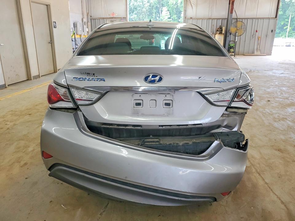 Photo 6 from auction – 2013 HYUNDAI SONATA with VIN KMHEC4A44DA088679