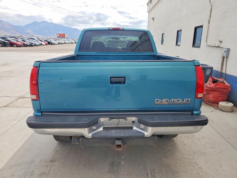 Photo 6 from auction – 1998 CHEVROLET GMT-400 with VIN 2GCEK19R2W1115848