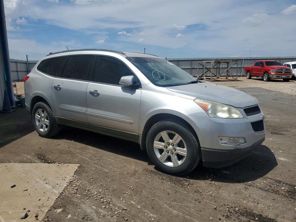 Photo 4 from auction – 2010 CHEVROLET TRAVERSE with VIN 1GNLVFED9AS145113
