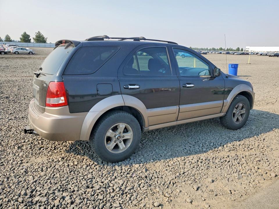 Photo 3 from auction – 2003 KIA SORENTO with VIN KNDJC733335086812