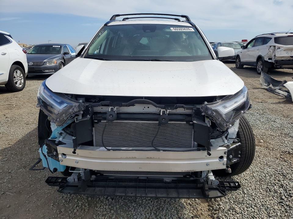Photo 5 from auction – 2022 TOYOTA RAV4 with VIN 2T3W1RFV3NC206044