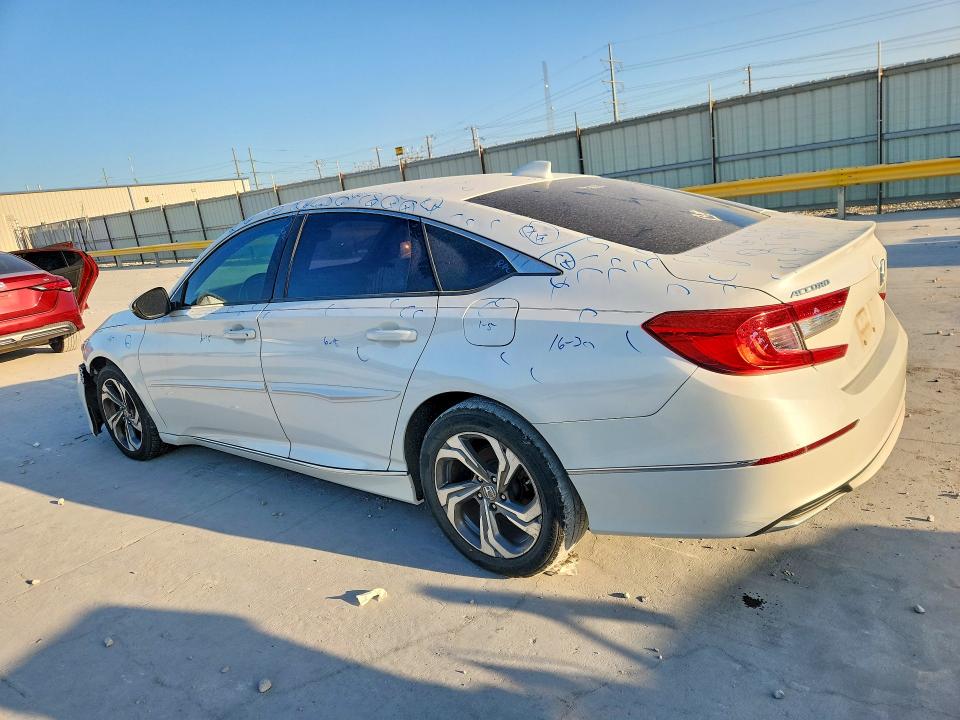 Photo 2 from auction – 2018 HONDA ACCORD with VIN 1HGCV1F50JA137038