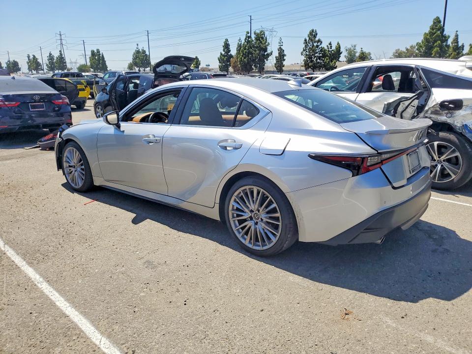 Photo 2 from auction – 2022 LEXUS IS with VIN JTHDA1D24N5122644