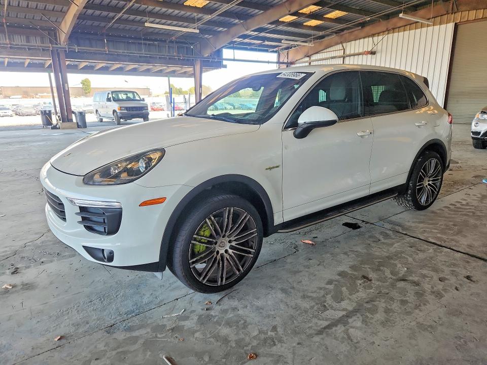 PORSCHE CAYENNE 2016 with VIN WP1AE2A2XGLA62742 - Photo from auction