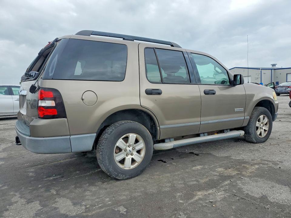 Photo 3 from auction – 2006 FORD EXPLORER with VIN 1FMEU72E86UB03854
