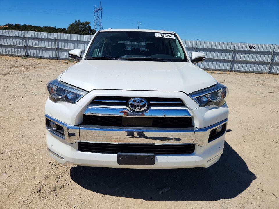 Photo 5 from auction – 2020 TOYOTA 4RUNNER with VIN JTEBU5JR5L5830368