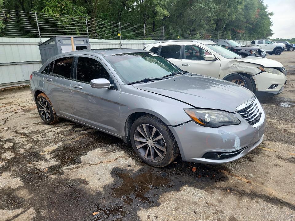 Photo 4 from auction – 2013 CHRYSLER 200 with VIN 1C3CCBBB7DN509658