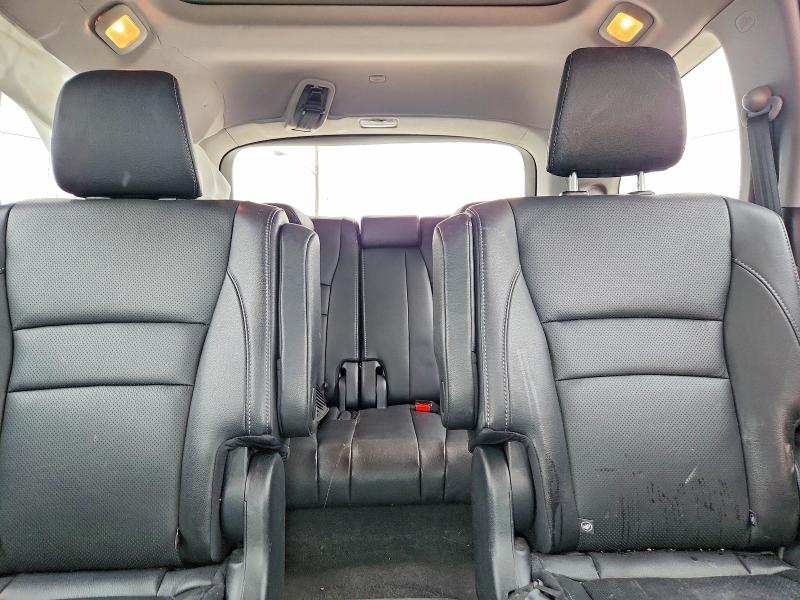 Photo 10 from auction – 2017 HONDA PILOT with VIN 5FNYF6H06HB055820