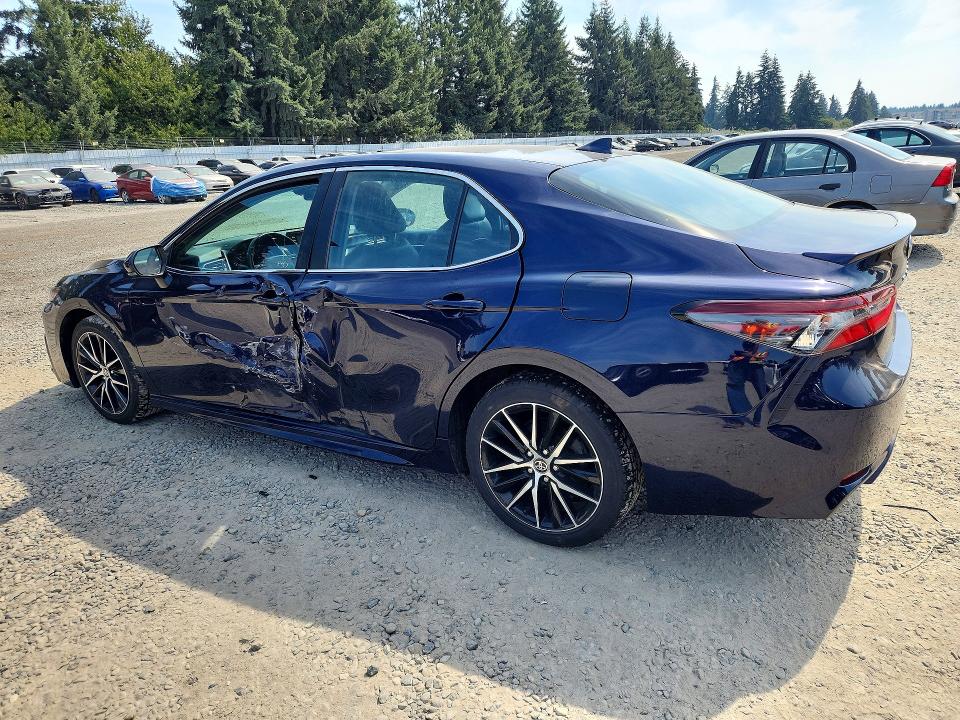 Photo 2 from auction – 2022 TOYOTA CAMRY with VIN 4T1G11BK7NU059901
