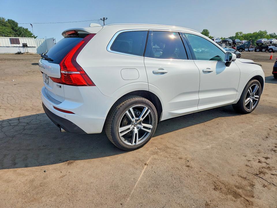 Photo 3 from auction – 2021 VOLVO XC60 with VIN YV4102RK2M1820520