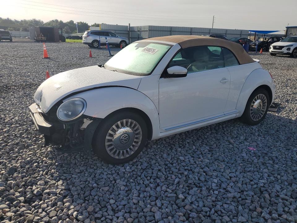Photo 1 from auction – 2015 VOLKSWAGEN BEETLE with VIN 3VW517AT4FM809198