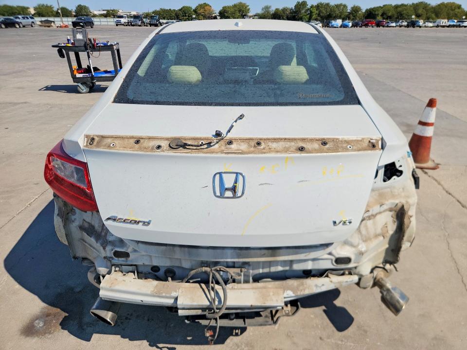 Photo 6 from auction – 2014 HONDA ACCORD with VIN 1HGCT2B84EA004252