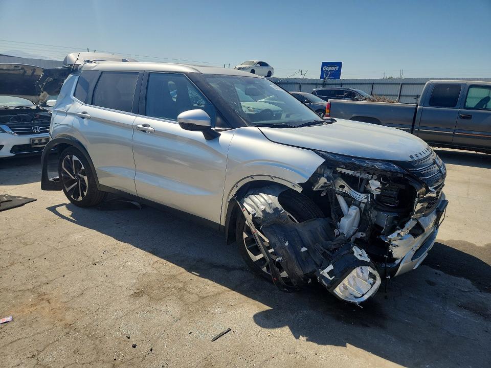Photo 4 from auction – 2024 MITSUBISHI OUTLANDER with VIN JA4J3VA84RZ011146