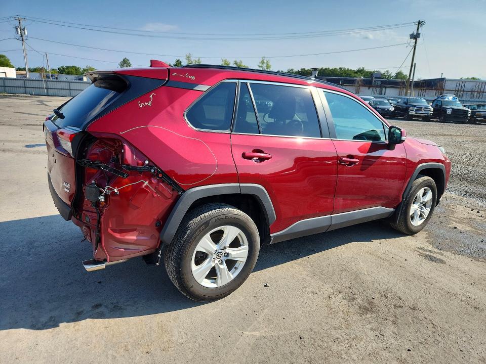 Photo 3 from auction – 2021 TOYOTA RAV4 with VIN 2T3P1RFV4MW178045