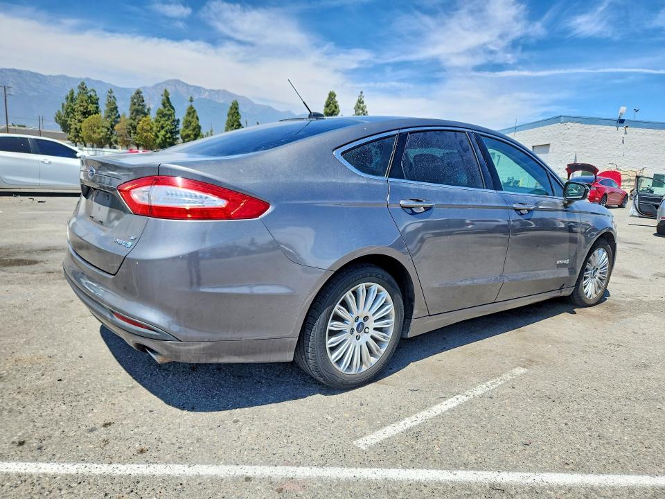 Photo 3 from auction – 2014 FORD FUSION with VIN 3FA6P0LU2ER195519