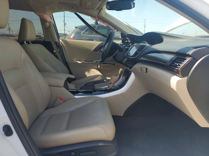 Photo 7 from auction – 2017 HONDA ACCORD with VIN JHMCR6F73HC000335
