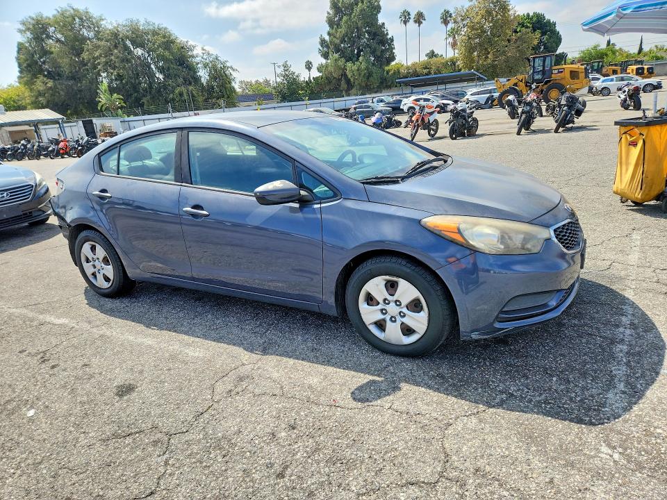 Photo 4 from auction – 2016 KIA FORTE with VIN KNAFK4A65G5611442