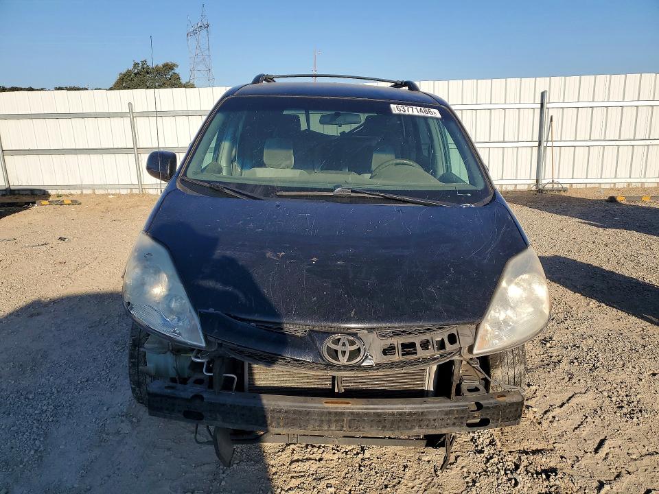 Photo 5 from auction – 2010 TOYOTA SIENNA with VIN 5TDKK4CC8AS289725