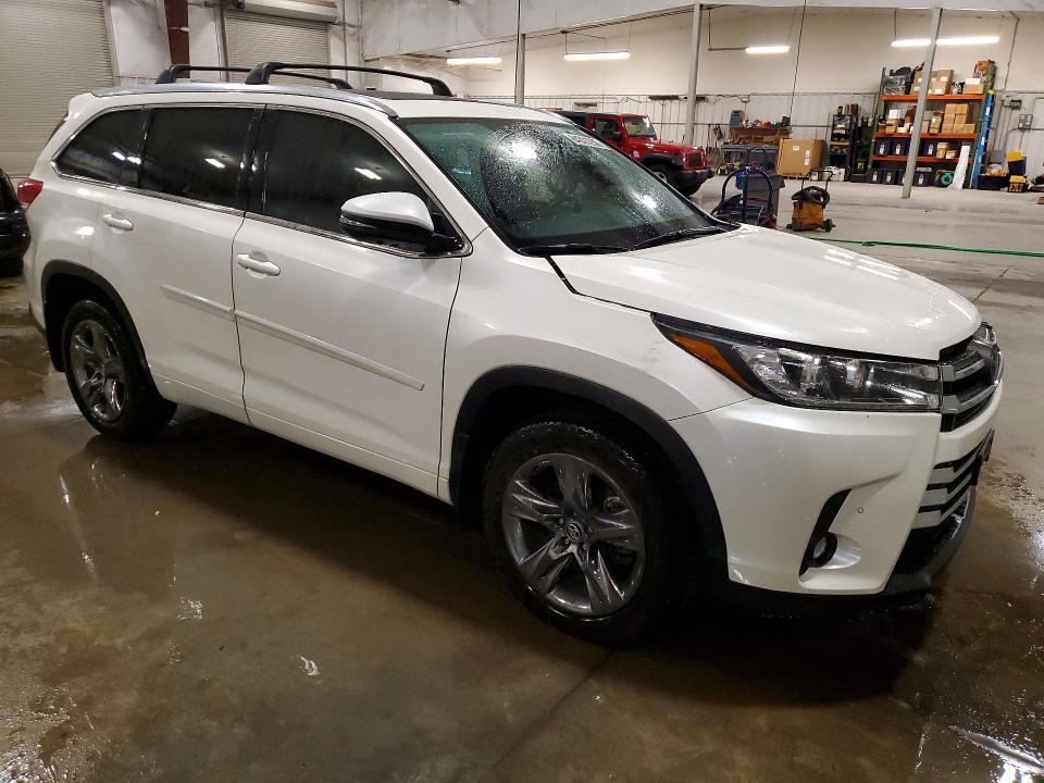 Photo 4 from auction – 2019 TOYOTA HIGHLANDER with VIN 5TDDZRFH8KS952396