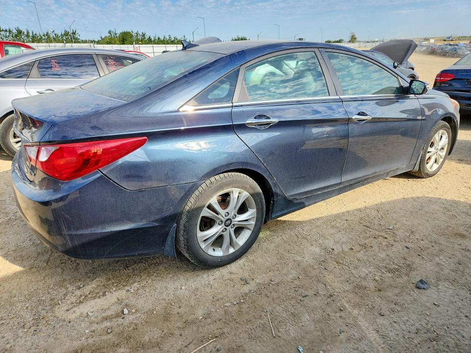 Photo 3 from auction – 2011 HYUNDAI SONATA with VIN 5NPEC4AC7BH286562