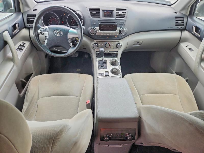 Photo 8 from auction – 2011 TOYOTA HIGHLANDER with VIN 5TDZK3EH4BS037201