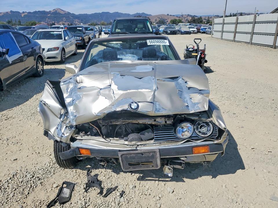 Photo 5 from auction – 1989 BMW 325 with VIN WBABB1309K8274383