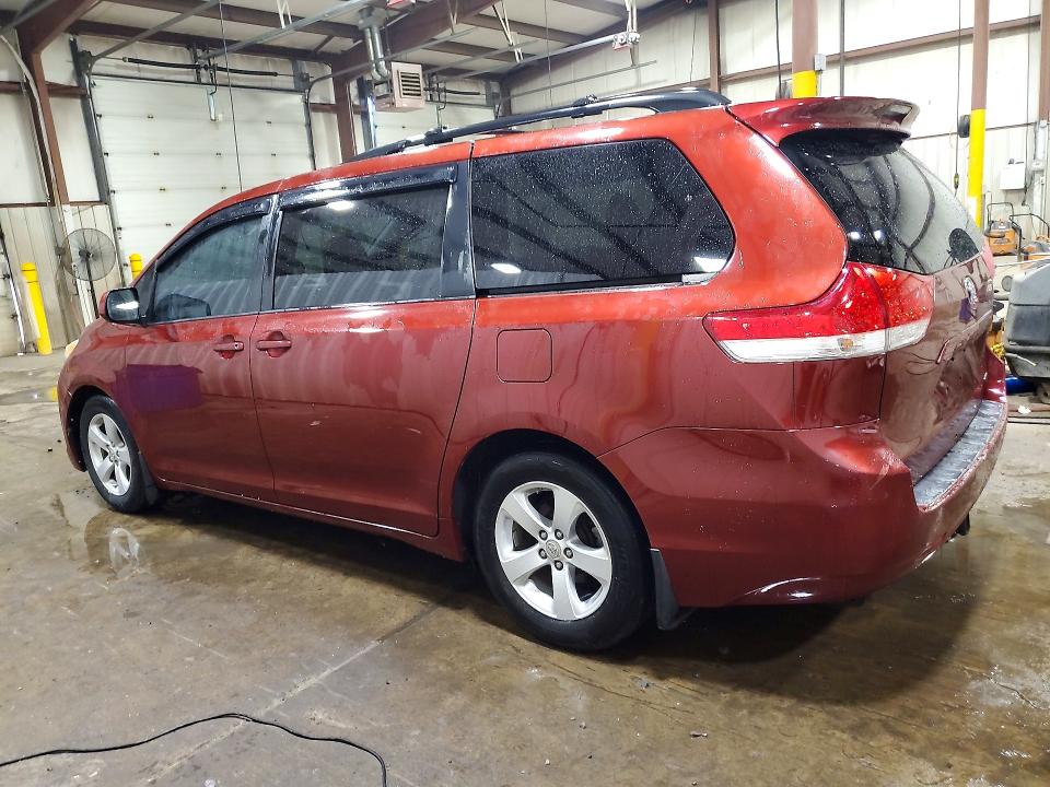 Photo 2 from auction – 2011 TOYOTA SIENNA with VIN 5TDKK3DC2BS087750