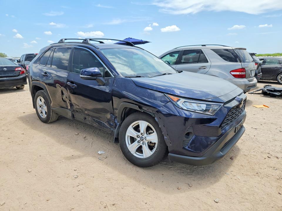 Photo 4 from auction – 2021 TOYOTA RAV4 with VIN 2T3W1RFV1MC089434