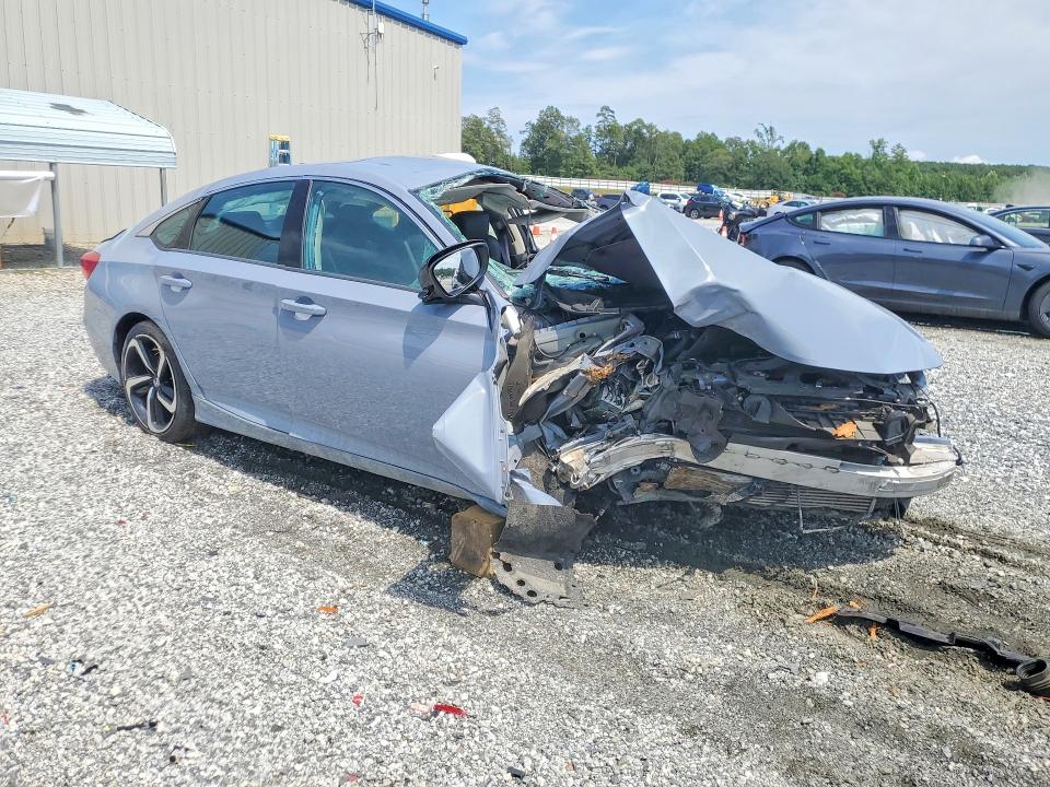 Photo 4 from auction – 2022 HONDA ACCORD with VIN 1HGCV1F47NA020070