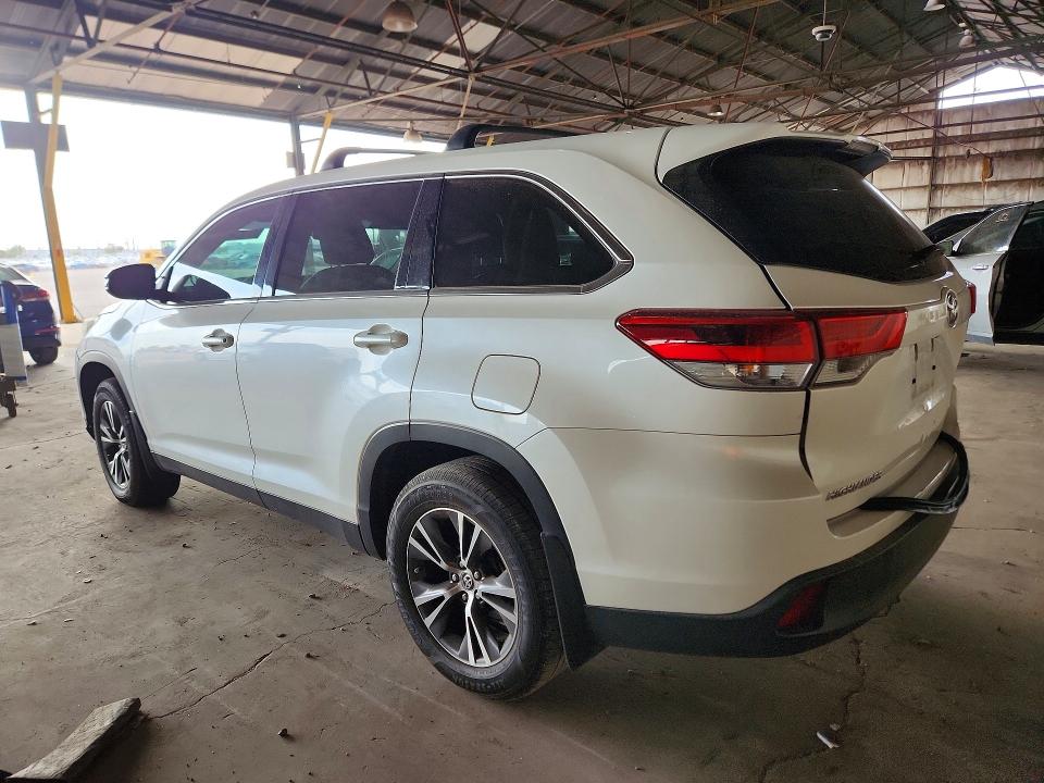 Photo 2 from auction – 2019 TOYOTA HIGHLANDER with VIN 5TDBZRFH8KS744042