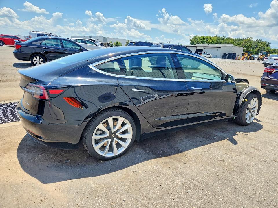Photo 3 from auction – 2018 TESLA MODEL 3 with VIN 5YJ3E1EB7JF120900