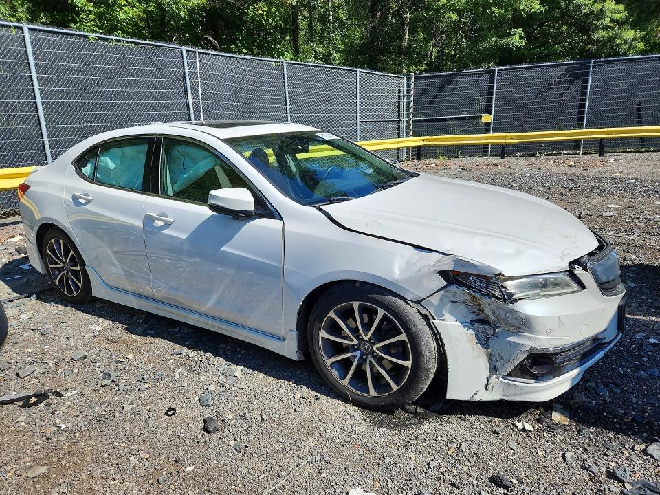 Фото 4 с аукциона – 2015 ACURA TLX с VIN 19UUB3F71FA010901