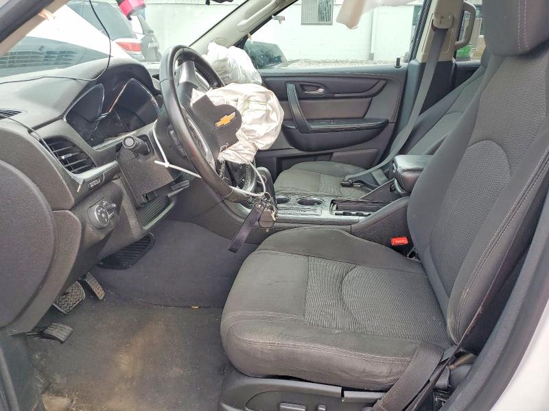 Photo 7 from auction – 2017 CHEVROLET TRAVERSE with VIN 1GNKVGKD5HJ346240