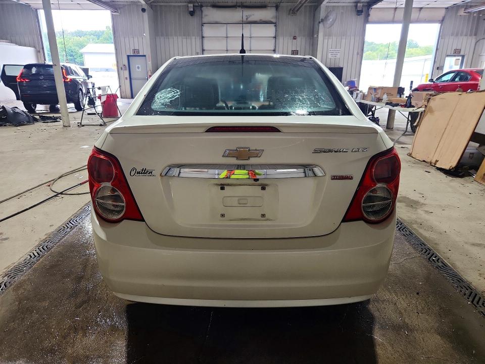 Photo 6 from auction – 2014 CHEVROLET SONIC with VIN 1G1JE5SB3E4135032
