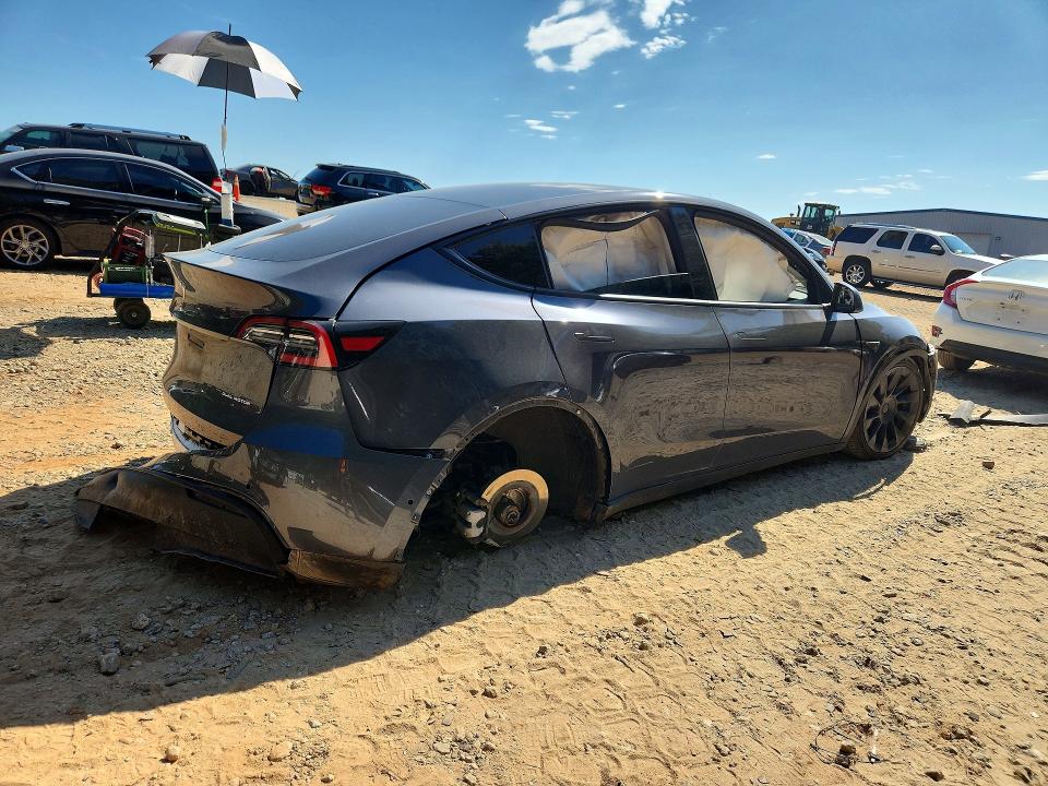 Photo 3 from auction – 2021 TESLA MODEL Y with VIN 5YJYGDEEXMF070512