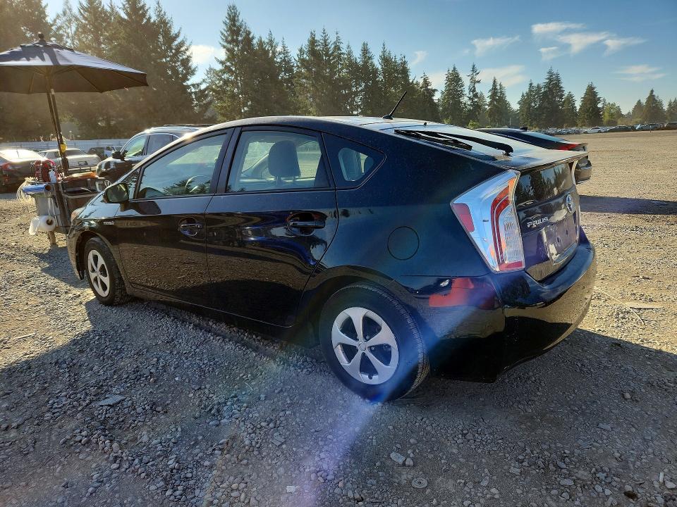 Photo 2 from auction – 2015 TOYOTA PRIUS with VIN JTDKN3DUXF0429759