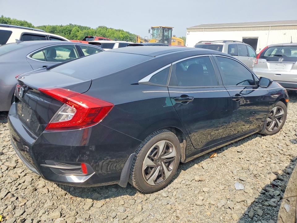 Photo 3 from auction – 2019 HONDA CIVIC with VIN 19XFC2F6XKE006066