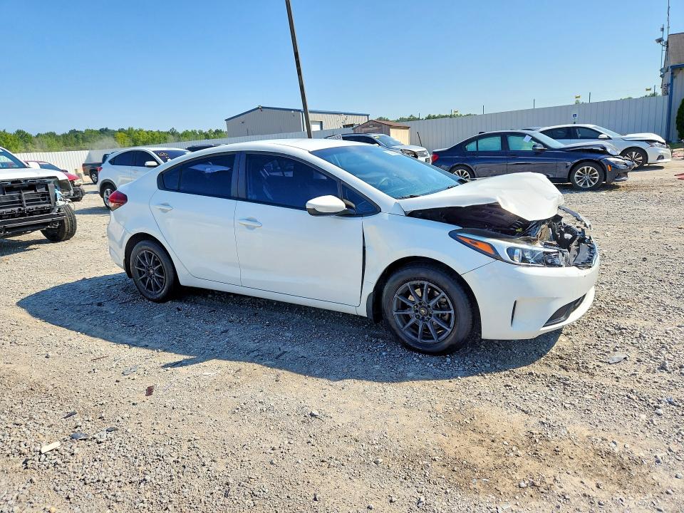 Photo 4 from auction – 2018 KIA FORTE with VIN 3KPFK4A78JE247153