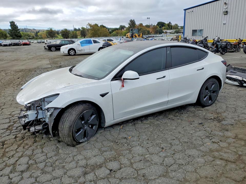 Снимка 1 от търг – 2023 TESLA MODEL 3 с VIN 5YJ3E1EA9PF576218