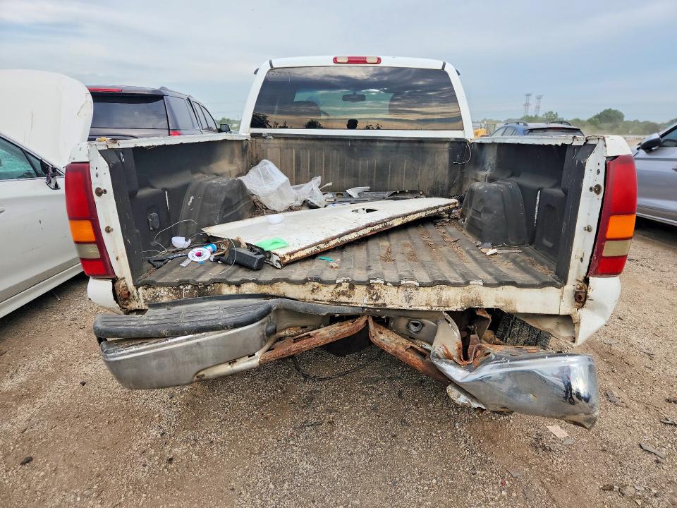 Photo 6 from auction – 2002 CHEVROLET SILVERADO with VIN 1GCHK29162E193880