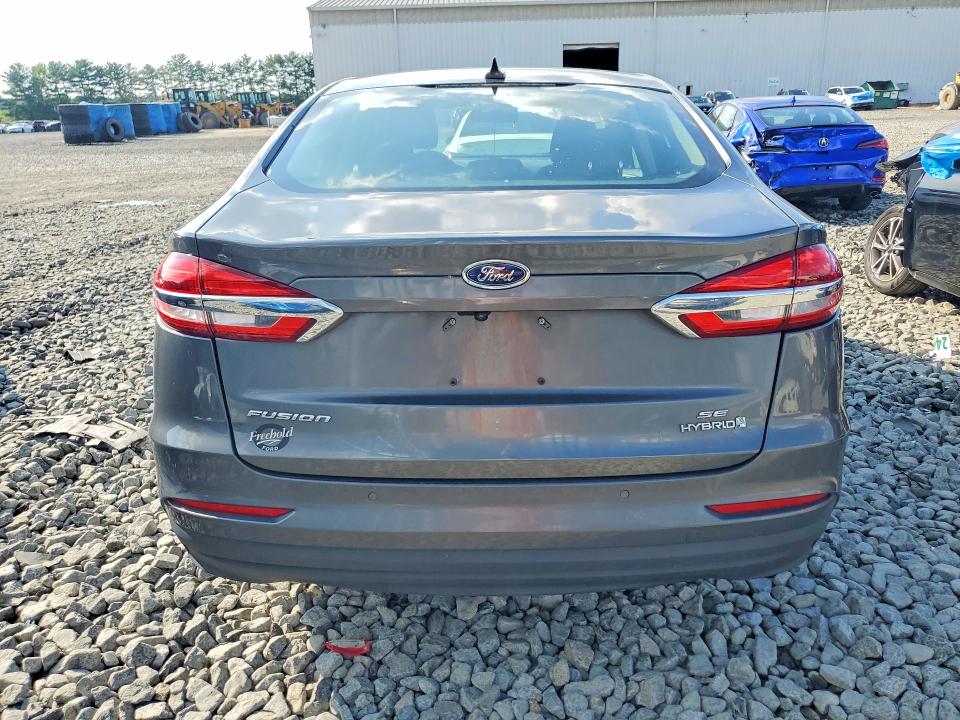 Photo 6 from auction – 2019 FORD FUSION with VIN 3FA6P0LU1KR146162