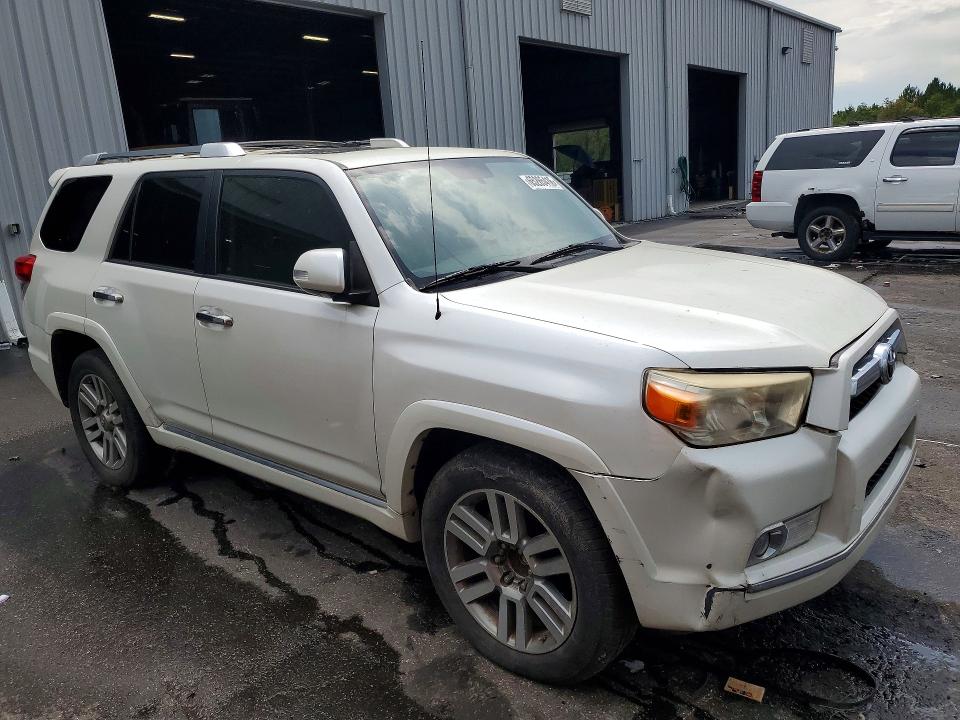 Photo 4 from auction – 2013 TOYOTA 4RUNNER with VIN JTEZU5JR1D5060377