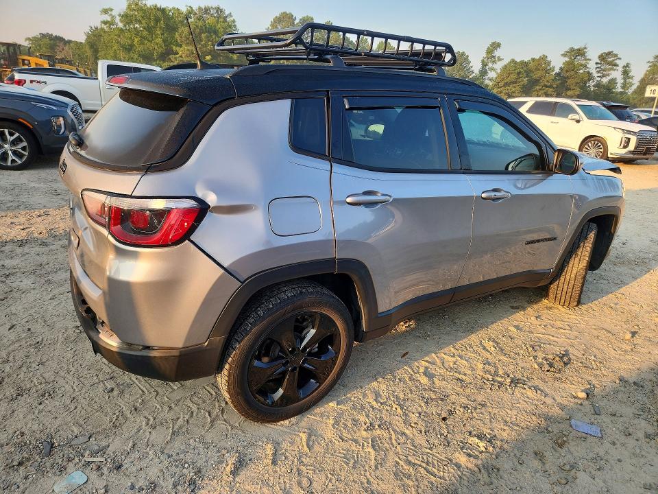 Photo 3 from auction – 2018 JEEP COMPASS with VIN 3C4NJDBB3JT479009