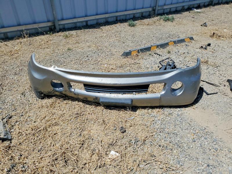 Photo 13 from auction – 2002 GMC DENALI with VIN 1GKFK66U92J251683